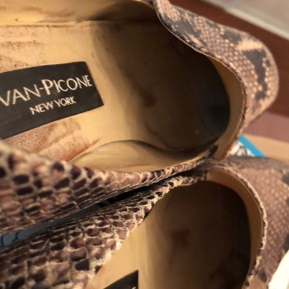 Absolutely amazing shoes. Size 8. Evan-Picone brand. Made in Spain - Picture 11 of 12